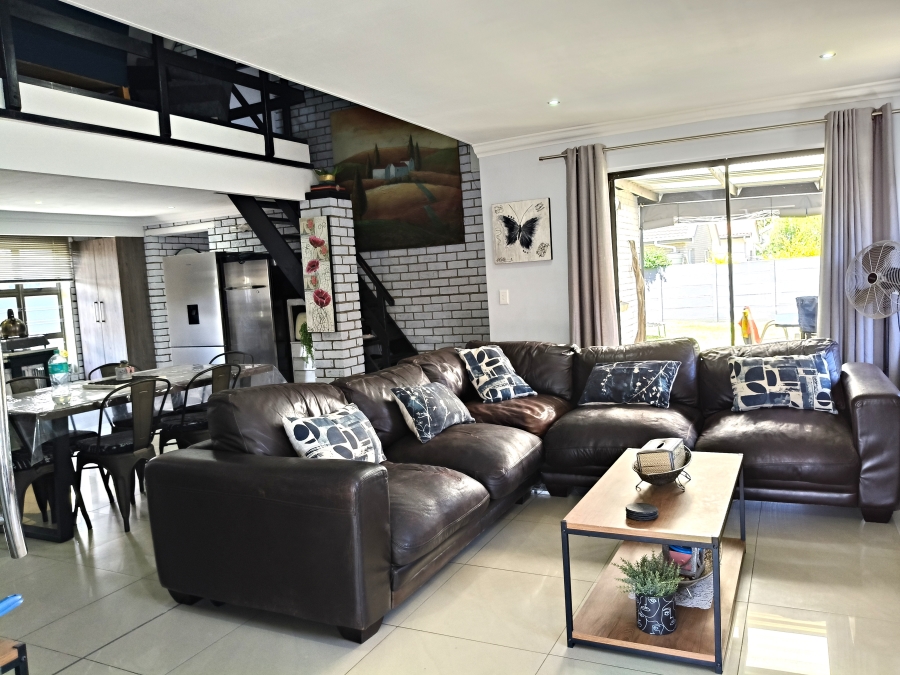 3 Bedroom Property for Sale in Gordons Bay Central Western Cape